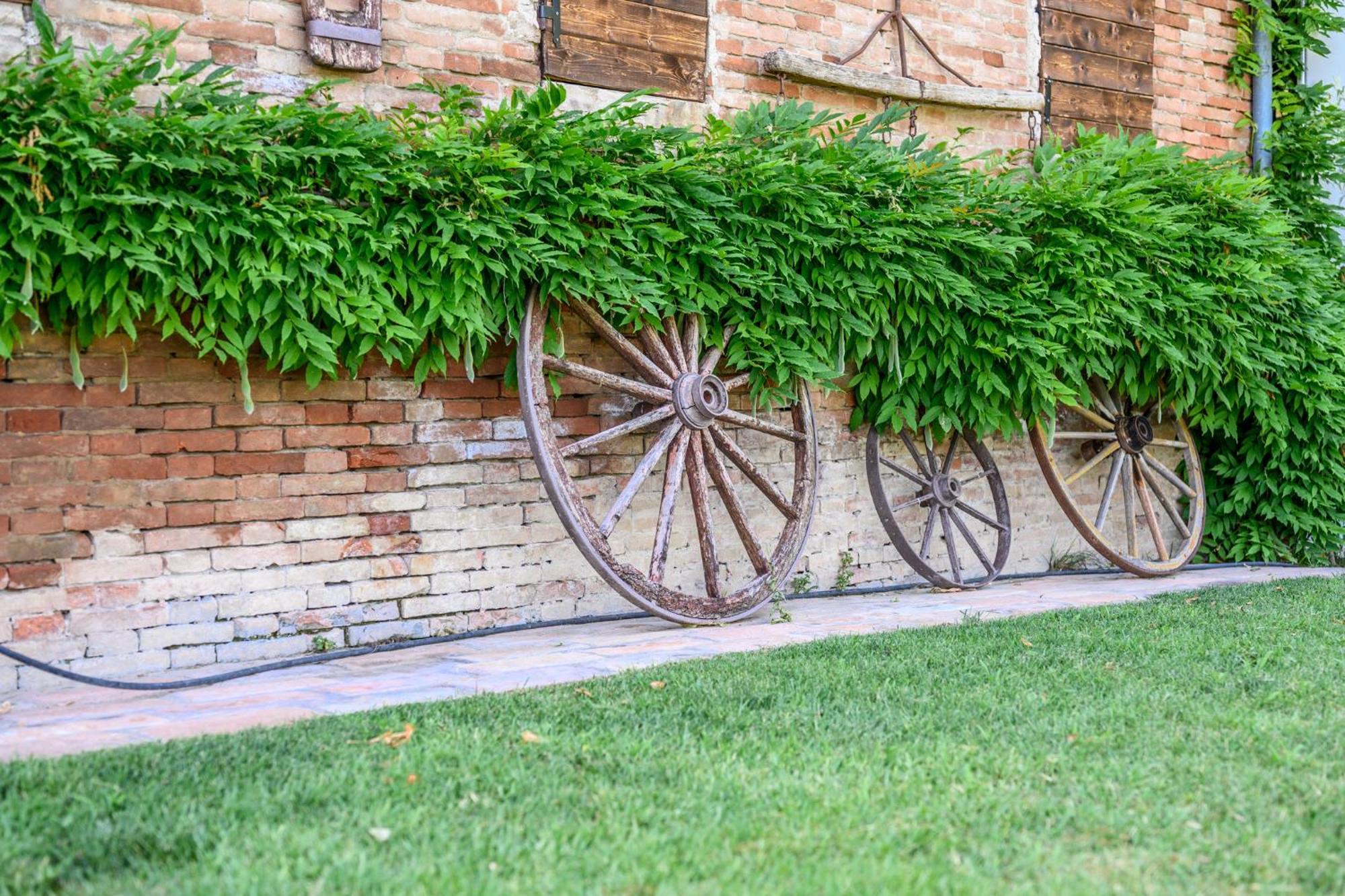 Bed and Breakfast La Casa Di Valeria - Модена Экстерьер фото