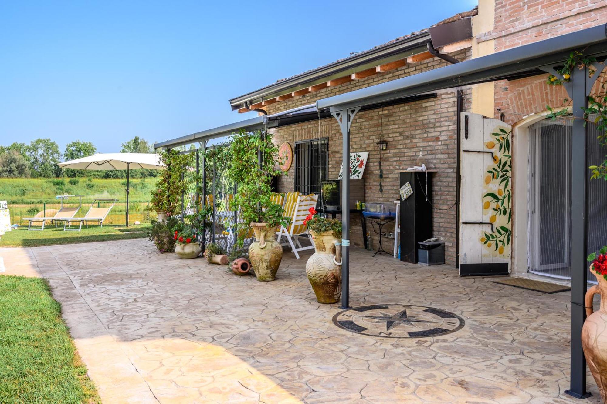 Bed and Breakfast La Casa Di Valeria - Модена Экстерьер фото