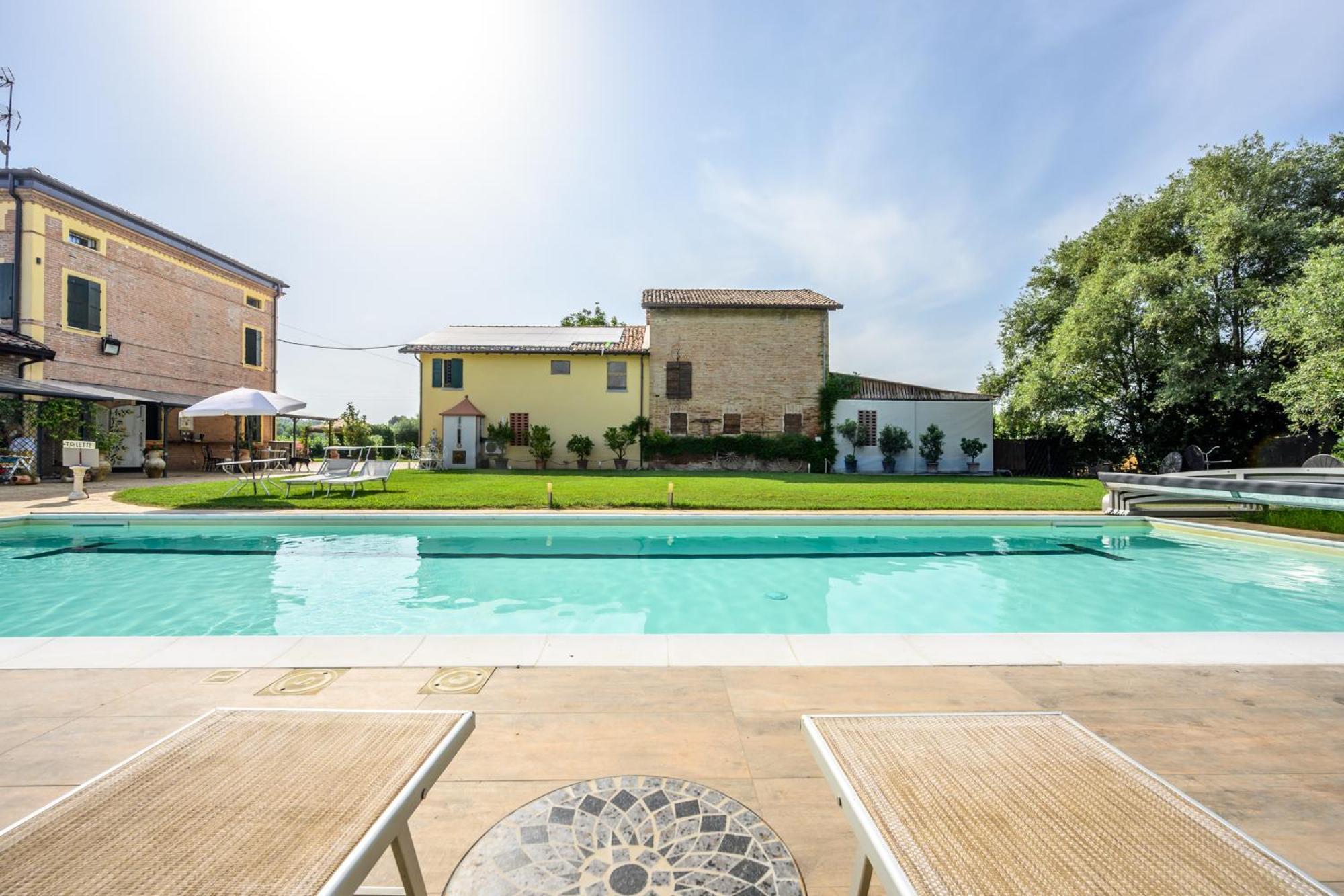 Bed and Breakfast La Casa Di Valeria - Модена Экстерьер фото