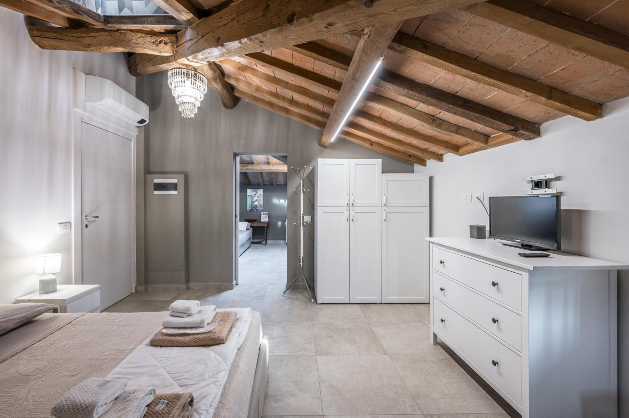 Bed and Breakfast La Casa Di Valeria - Модена Экстерьер фото