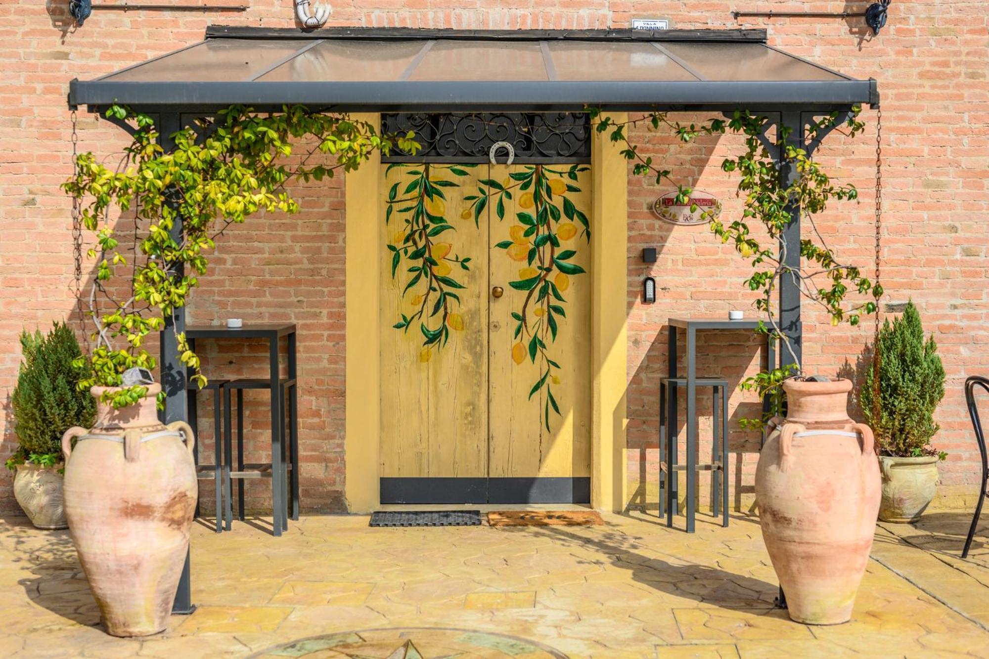 Bed and Breakfast La Casa Di Valeria - Модена Экстерьер фото
